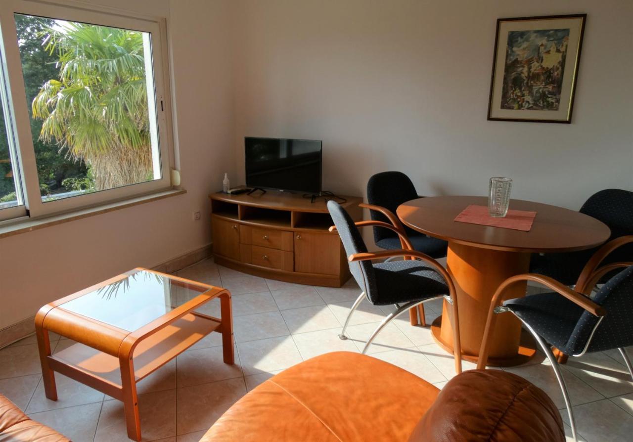 Apartman Crikvenica 30214 - Zulich Kültér fotó